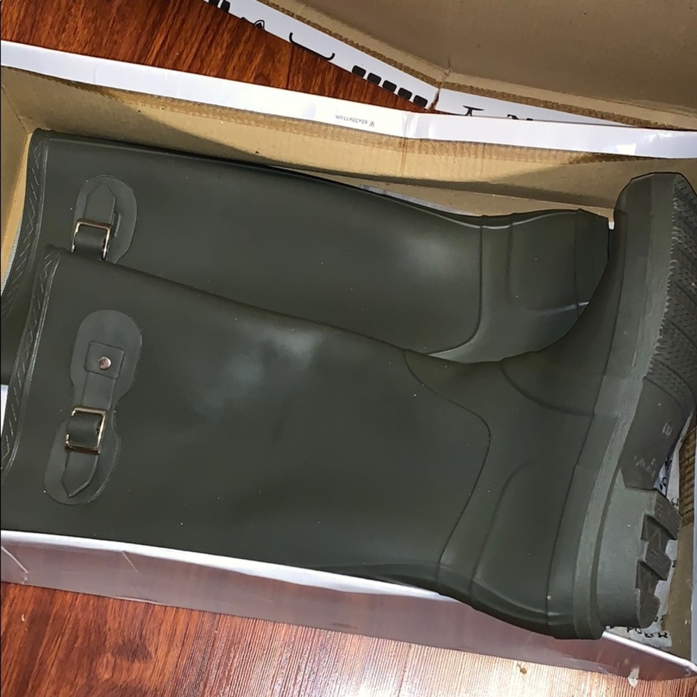 Rain boots